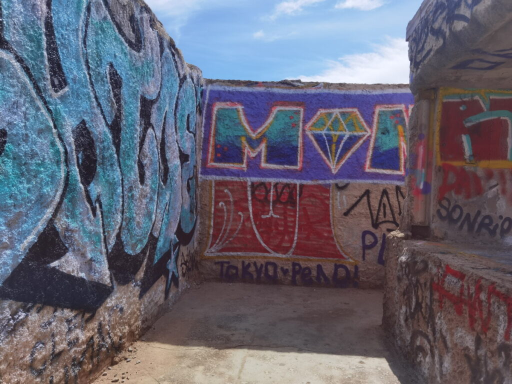 Graffiti zieren den Bunker del Carmel